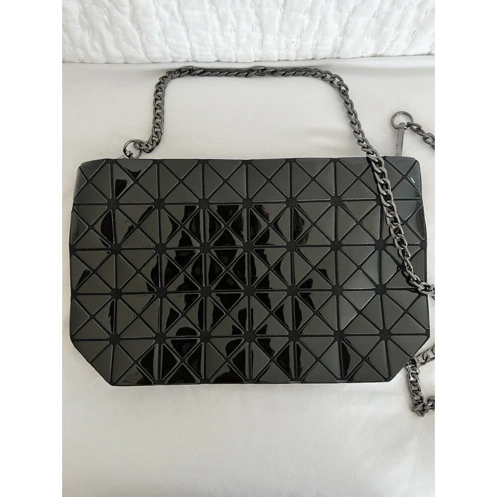 bao bao Issey Miyake Black Prism Chain Crossbody Bag EUC - Picture 1 of 7